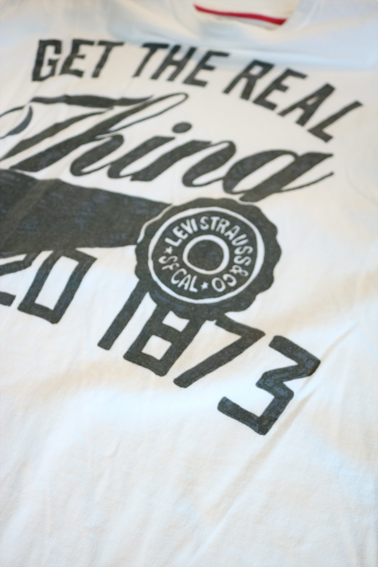 Levi's Red Tab Tops white graphic tee