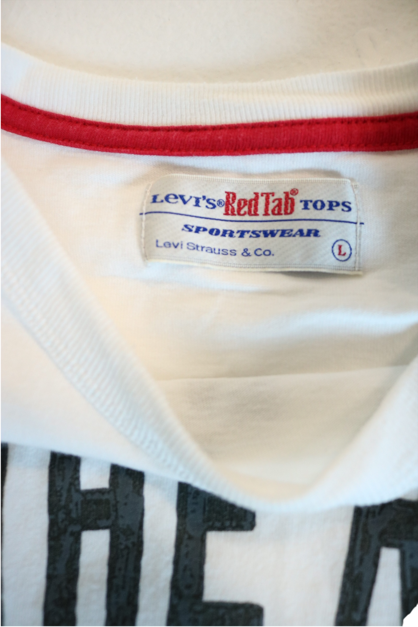 Levi's Red Tab Tops white graphic tee